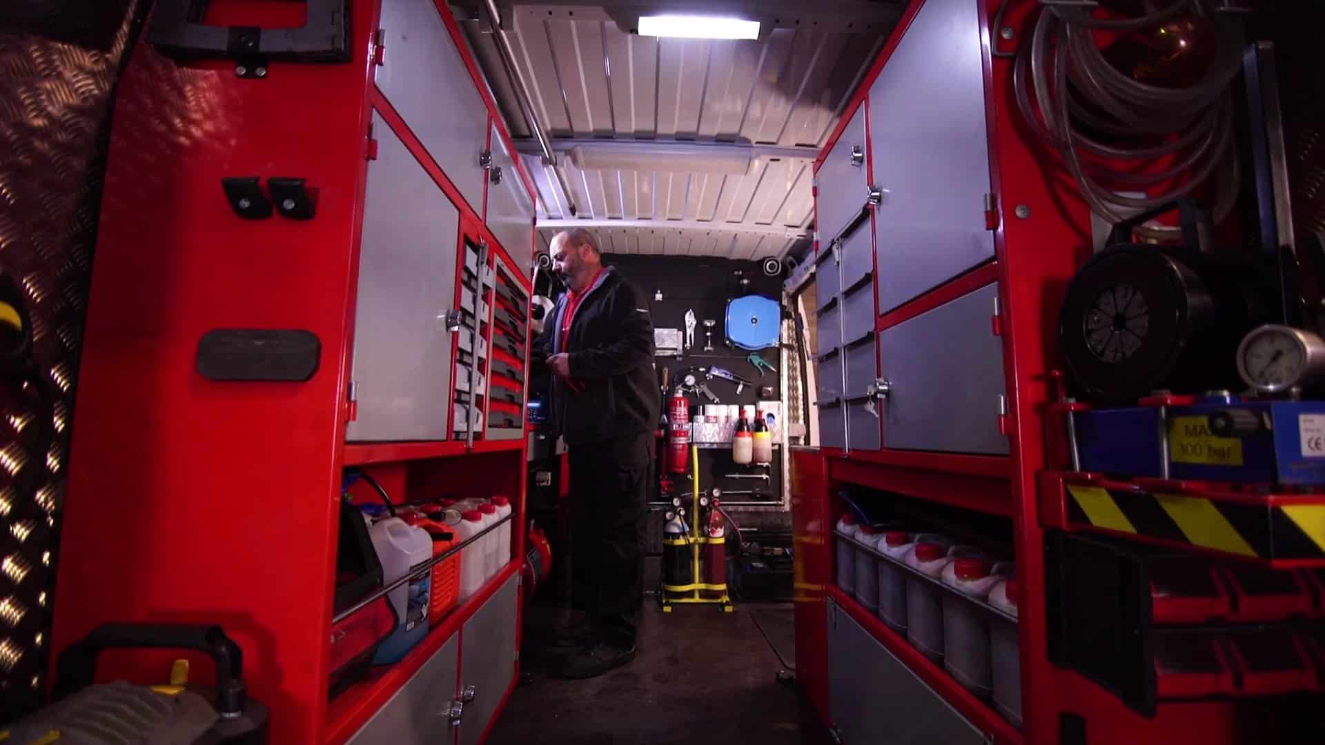 Mobile technical assistance units for forklift trucks and aerial work ...